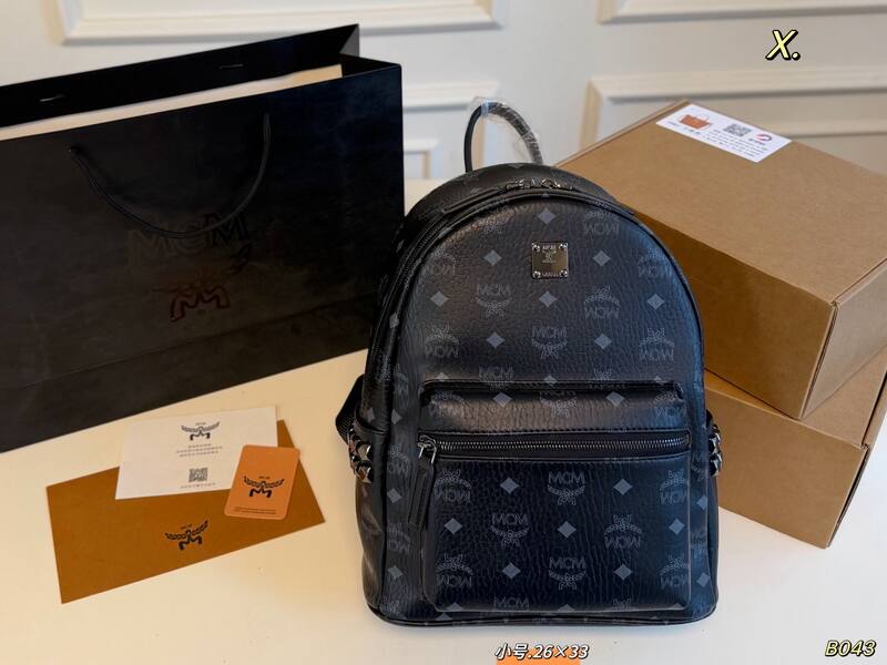 MCM Stark Black Visetos small 26×33cm backpack — 1:1 Replica