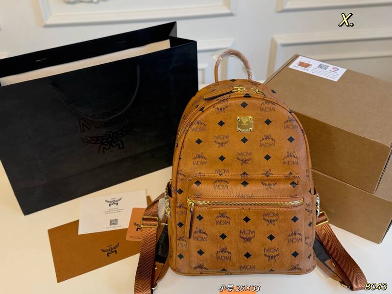 MCM Stark Black Visetos small 26×33cm backpack — 1:1 Replica