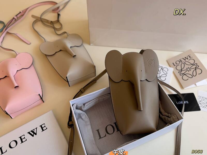 Loewe Black shoulder bag — AAA Quality Replica