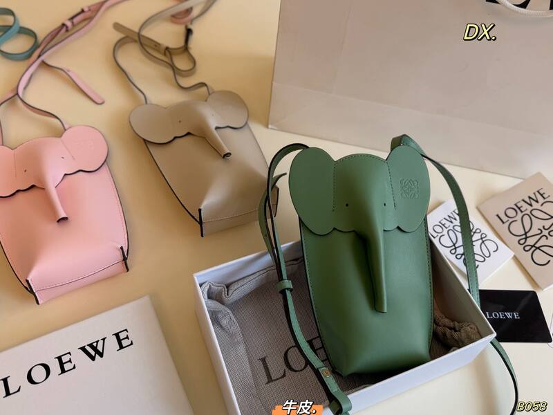 Loewe Black shoulder bag — AAA Quality Replica