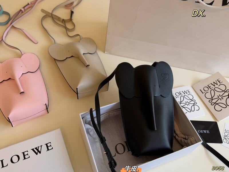Loewe Black shoulder bag — AAA Quality Replica