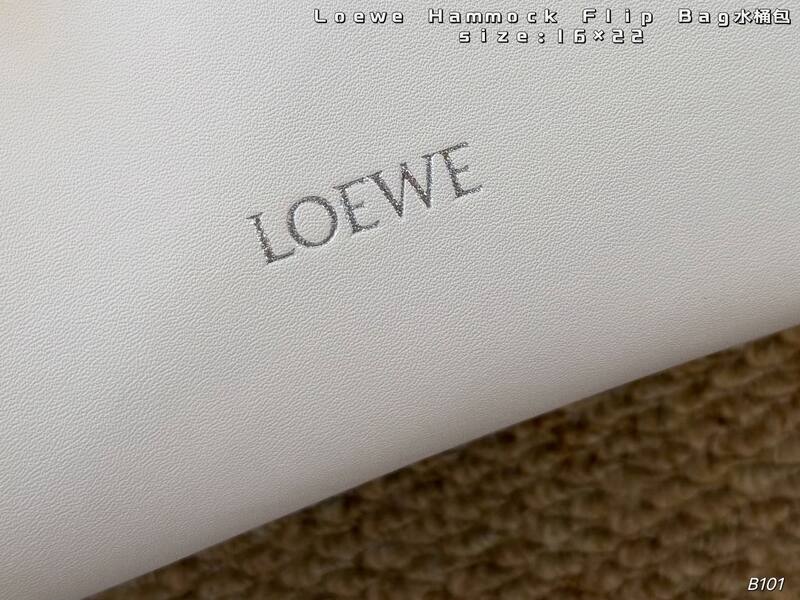 Loewe Hammock Flip White 16×22cm shoulder — Top Quality Replica