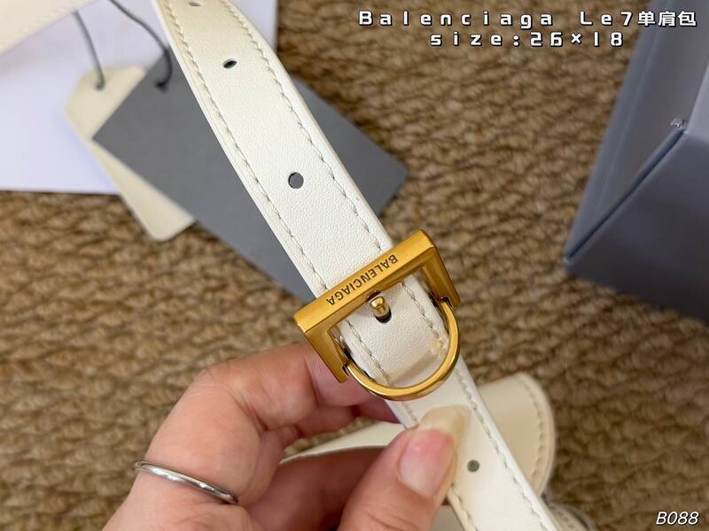 Balenciaga Le7 White shoulder — Premium Replica
