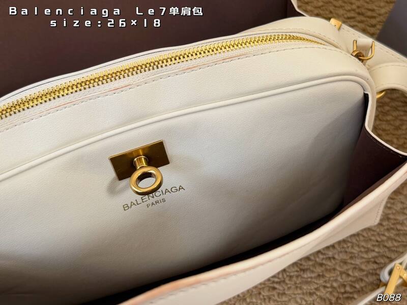Balenciaga Le7 White shoulder — Premium Replica