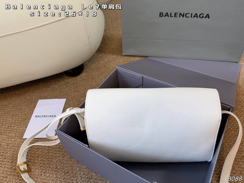 Balenciaga Le7 White shoulder — Premium Replica