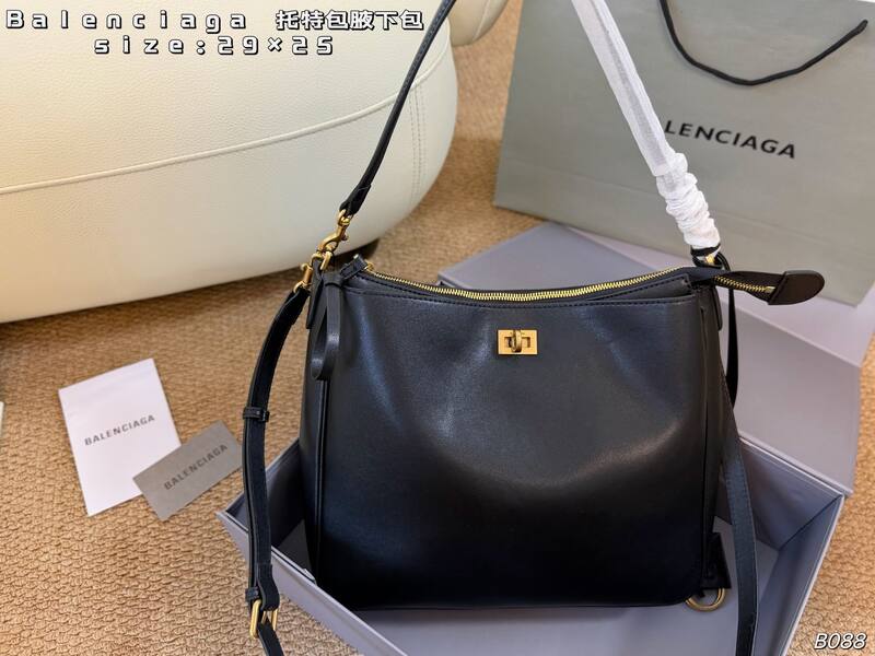 Balenciaga Black shoulder — AAA Quality Replica