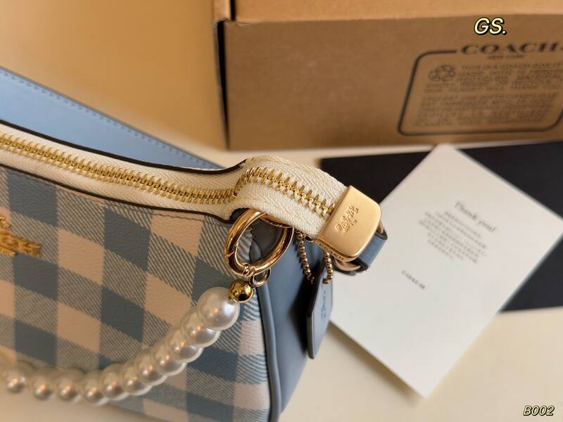 Coach White shoulder bag — Premium Replica
