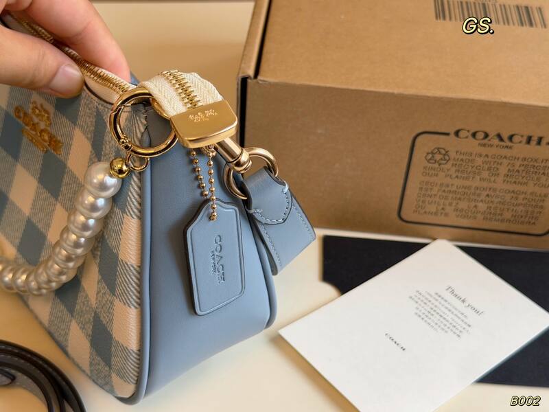 Coach White shoulder bag — Premium Replica