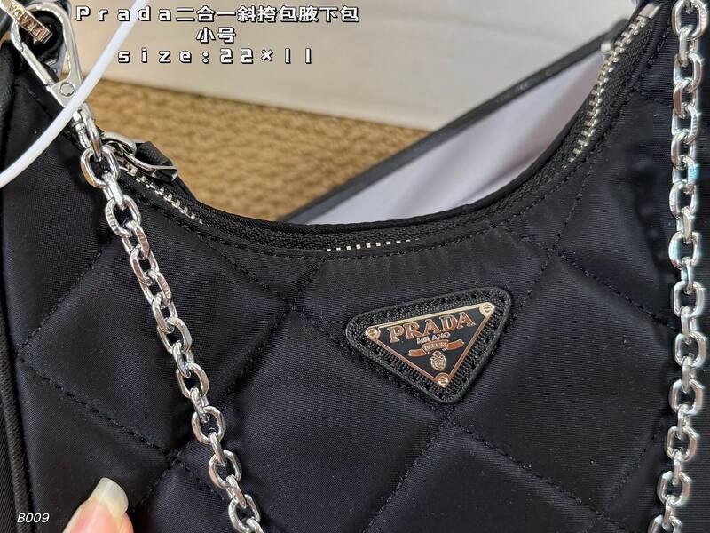 Prada Re-Edition 2005 Black Nylon Quilted small crossbody shoulder — Top Quality Replica