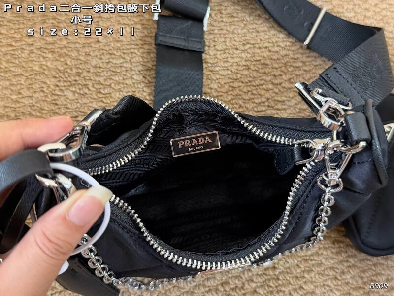 Prada Re-Edition 2005 Black Nylon Quilted small crossbody shoulder — Top Quality Replica