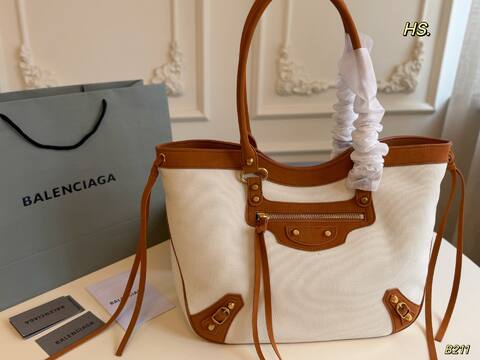 Balenciaga Brown shoulder bag 1 1 Replica