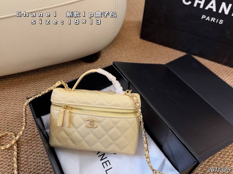 Chanel Black 19x13 crossbody — Top Quality Replica