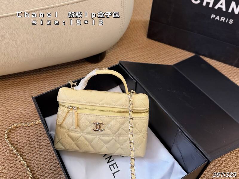 Chanel Vanity Case White 19x13 crossbody — AAA Quality Replica
