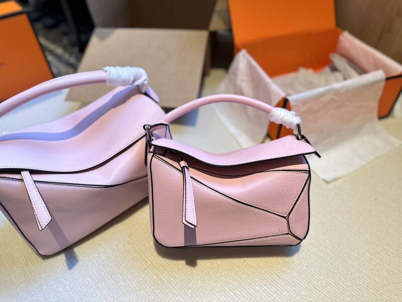 Loewe Pink shoulder bag — 1:1 Replica