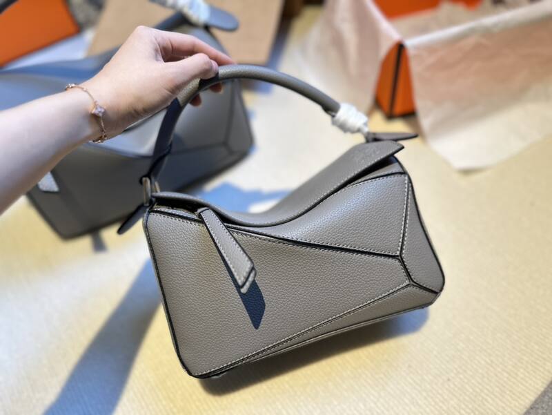Loewe Pink shoulder bag — 1:1 Replica