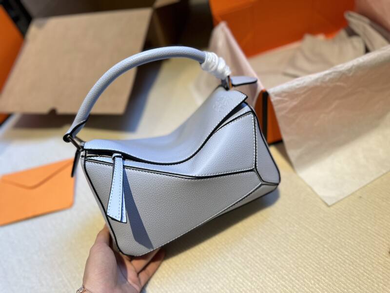 Loewe Pink shoulder bag — 1:1 Replica