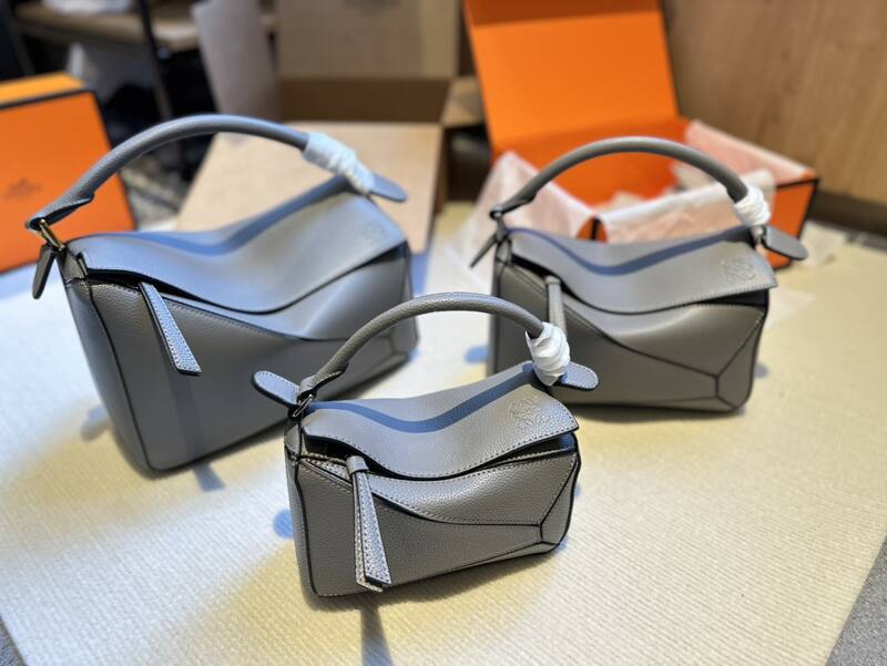 Loewe Pink shoulder bag — 1:1 Replica