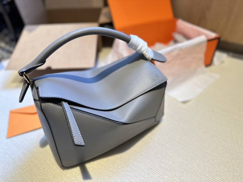 Loewe Pink shoulder bag — 1:1 Replica