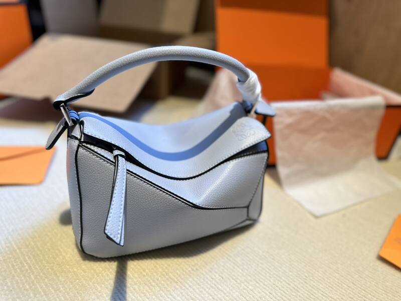Loewe Pink shoulder bag — 1:1 Replica
