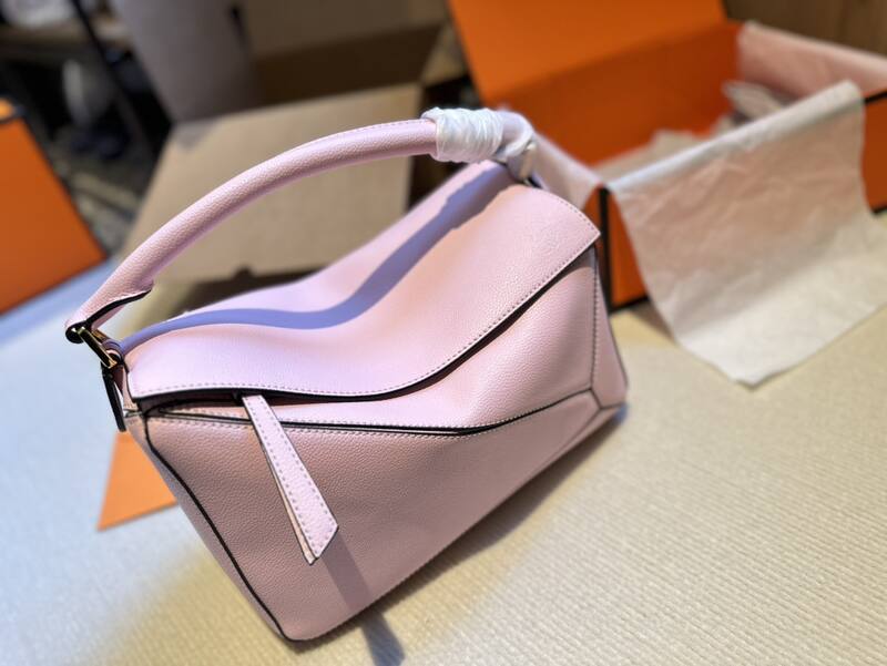 Loewe Pink shoulder bag — 1:1 Replica