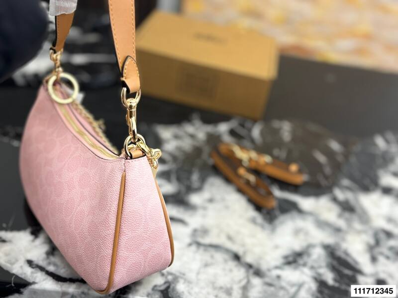 Coach Pink 40x30x16cm shoulder bag — Premium Replica