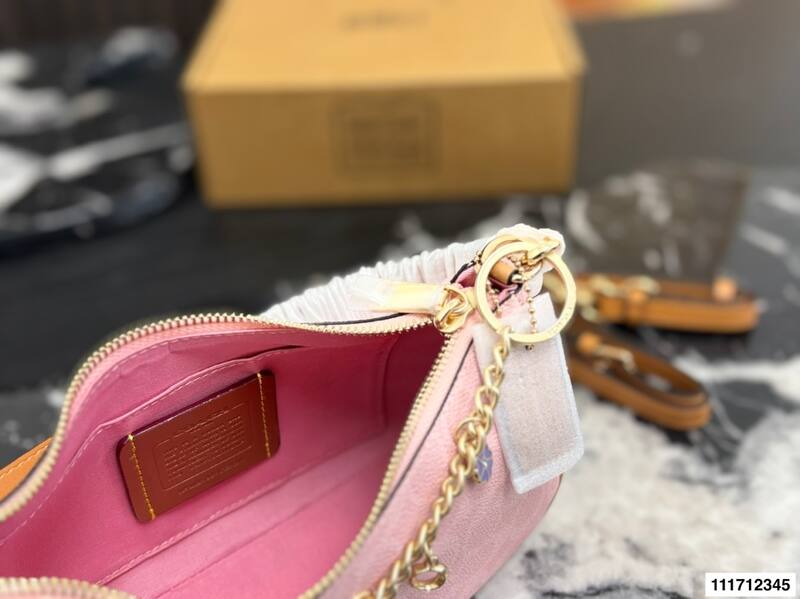 Coach Pink 40x30x16cm shoulder bag — Premium Replica