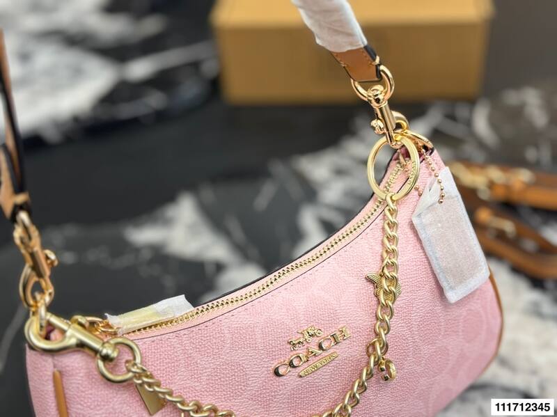 Coach Pink 40x30x16cm shoulder bag — Premium Replica