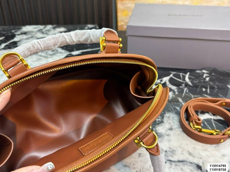 Balenciaga Brown 40x30x16cm shoulder bag — Top Quality Replica