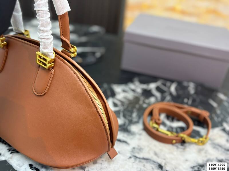 Balenciaga Brown 40x30x16cm shoulder bag — Top Quality Replica