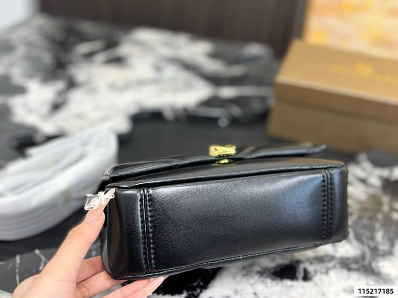 Bulgari shoulder bag — Top Quality Replica