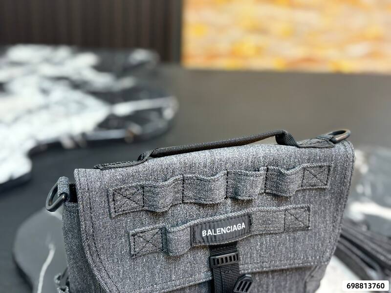 Balenciaga Grey 25x18x10cm shoulder bag — Top Quality Replica