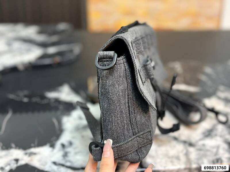 Balenciaga Grey 25x18x10cm shoulder bag — Top Quality Replica