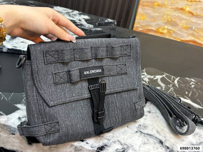 Balenciaga Grey 25x18x10cm shoulder bag — Top Quality Replica