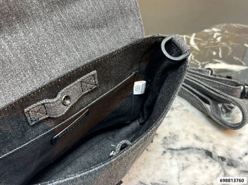 Balenciaga Grey 25x18x10cm shoulder bag — Top Quality Replica