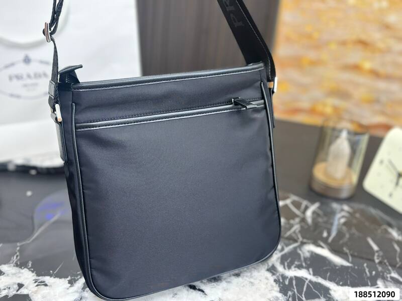 Prada Black shoulder bag — 1:1 Replica