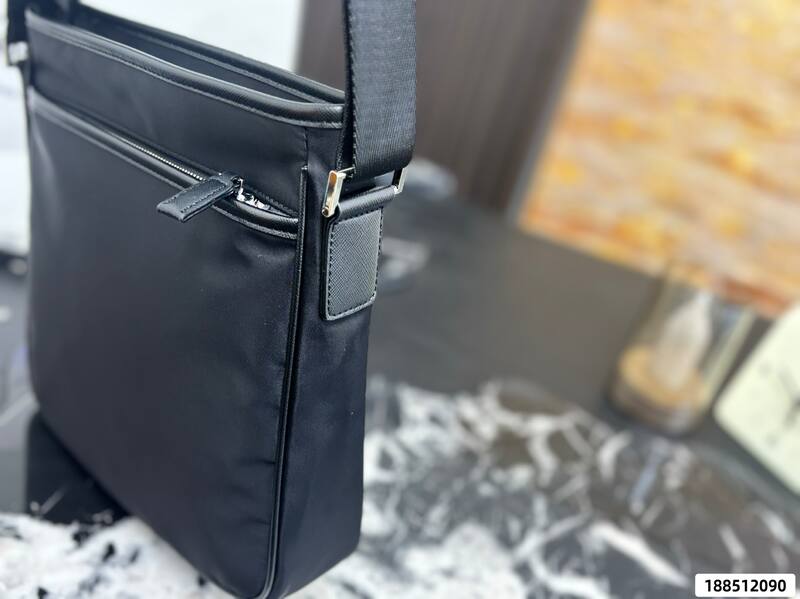 Prada Black shoulder bag — 1:1 Replica