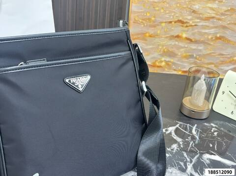 Prada Black shoulder bag 1 1 Replica