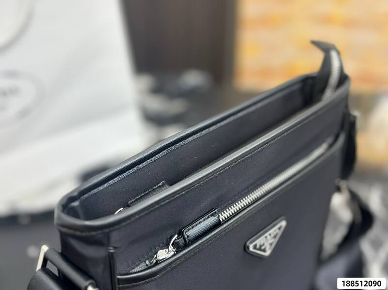 Prada Black shoulder bag — 1:1 Replica