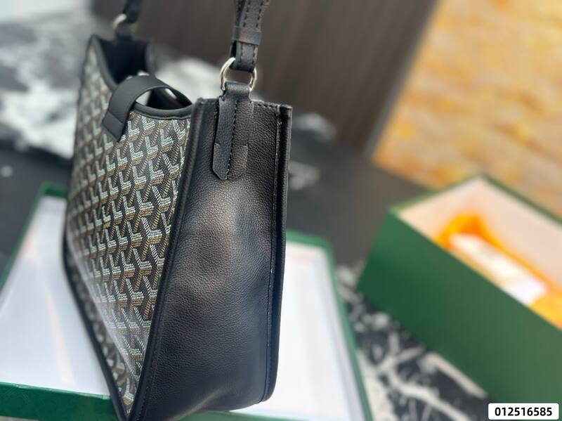 Goyard Black shoulder bag — Top Quality Replica