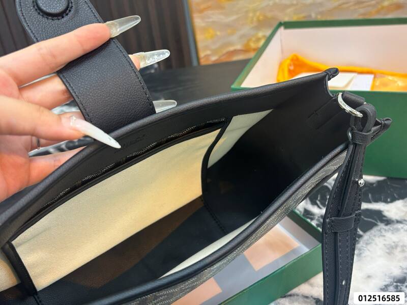 Goyard Black shoulder bag — Top Quality Replica