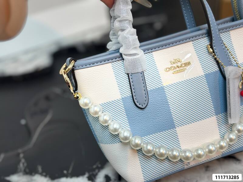 Coach White shoulder bag — AAA Quality Replica