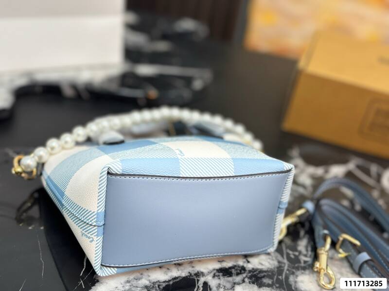 Coach White shoulder bag — AAA Quality Replica