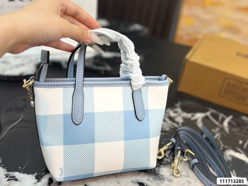 Coach White shoulder bag — AAA Quality Replica