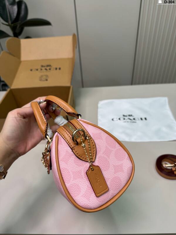Coach Pink shoulder bag — 1:1 Replica