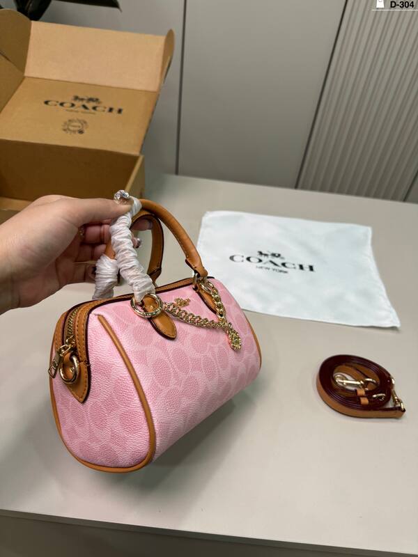 Coach Pink shoulder bag — 1:1 Replica