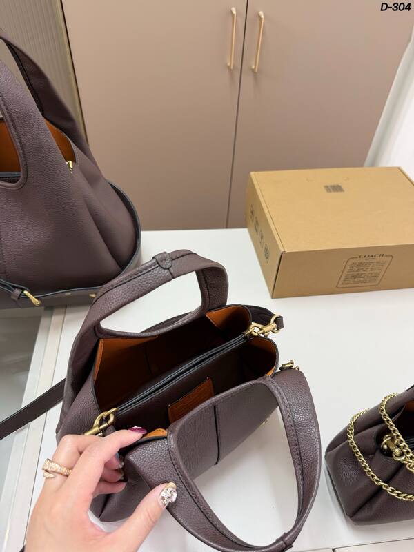 Coach Brown 30x22x12cm shoulder bag — Premium Replica
