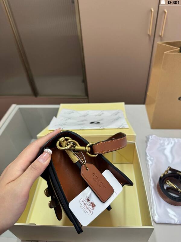 Coach Brown shoulder bag — Top Quality Replica