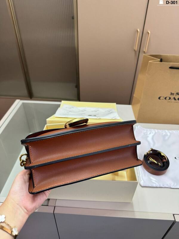 Coach Brown shoulder bag — Top Quality Replica