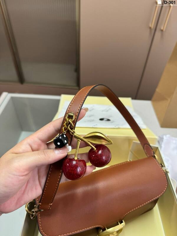 Coach Brown shoulder bag — Top Quality Replica