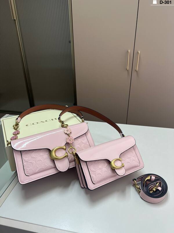 Coach Pink shoulder bag — AAA Quality Replica